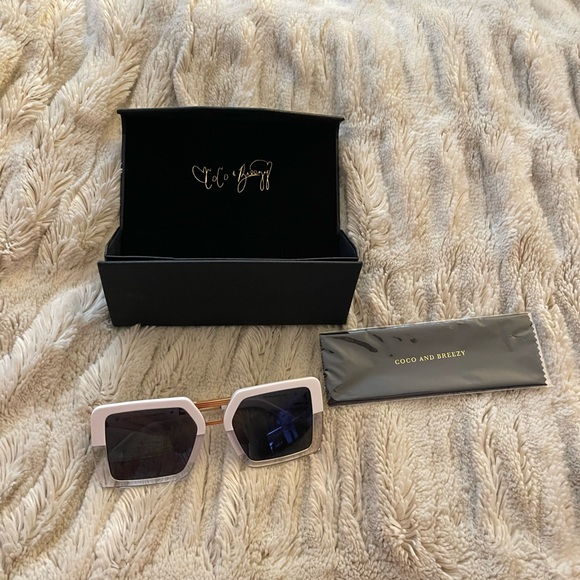 COCO AND BREEZY Amazonian 57mm Square Sunglasses. - Picture 3 of 14